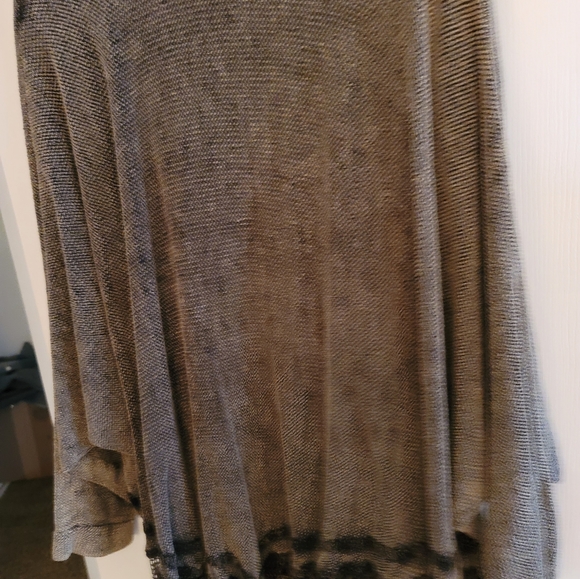 Terry Brand poncho with sleeves and detail at hem - Picture 5 of 10